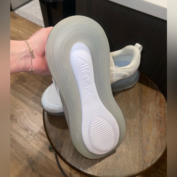 Men’s Nike Airmax 720 - Picture 4 of 5
